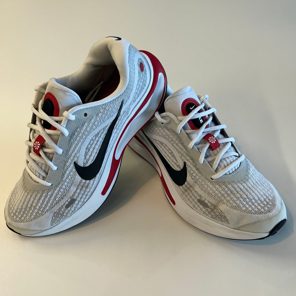 Nike Journey Run Mens 9 White Black University Red Running Shoes FN0228-103